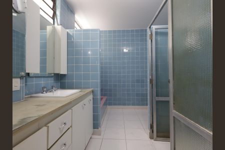 Casa para alugar com 300m², 4 quartos e 4 vagasBanheiro