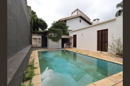 Casa para alugar com 300m², 4 quartos e 4 vagasPiscina