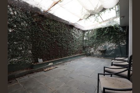 Casa para alugar com 300m², 4 quartos e 4 vagasÁrea externa da Sala