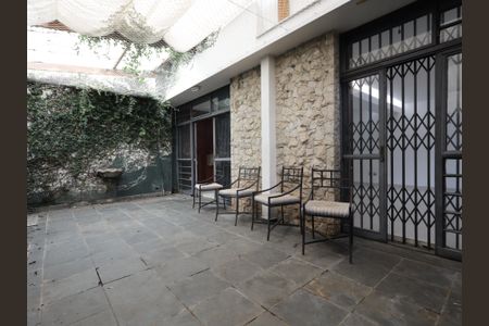 Casa para alugar com 300m², 4 quartos e 4 vagasÁrea externa da Sala