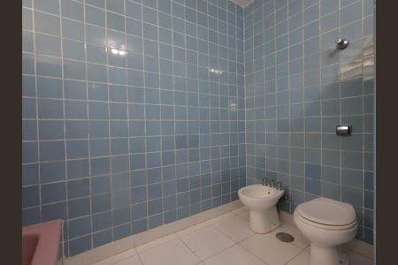 Casa para alugar com 300m², 4 quartos e 4 vagasBanheiro