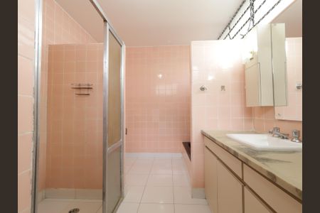 Casa para alugar com 300m², 4 quartos e 4 vagasBanheiro da Suíte