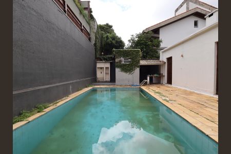 Casa para alugar com 300m², 4 quartos e 4 vagasPiscina