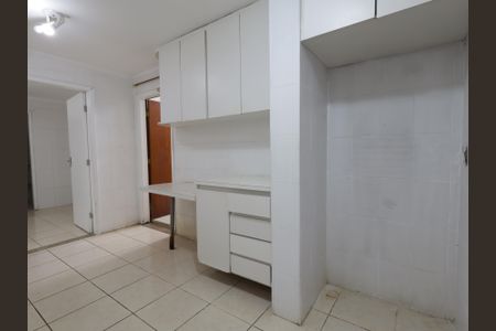 Casa para alugar com 300m², 4 quartos e 4 vagasCozinha