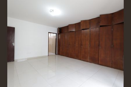 Casa para alugar com 300m², 4 quartos e 4 vagasSuíte