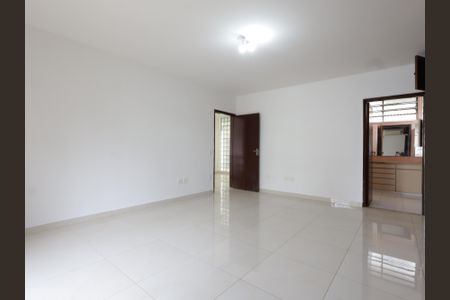 Casa para alugar com 300m², 4 quartos e 4 vagasSuíte