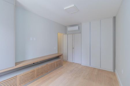Apartamento à venda com 160m², 4 quartos e 2 vagas Apartamento à venda com 160m², 4 quartos e 2 vagasFoto 14