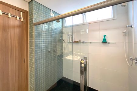 Apartamento à venda com 126m², 4 quartos e 3 vagasBanheiro da Suíte 1