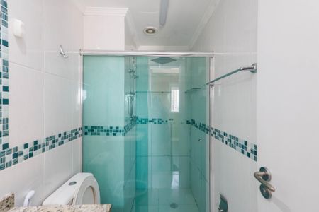 Apartamento para alugar com 67m², 2 quartos e 1 vaga Apartamento para alugar com 67m², 2 quartos e 1 vagaBanheiro da Suíte