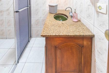 Casa à venda com 144m², 3 quartos e 2 vagasBanheiro 2