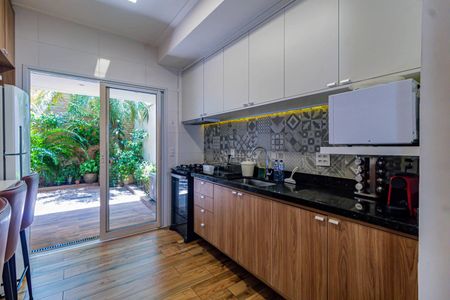 Cozinha de casa de condomínio à venda com 3 quartos, 155m² em Rio Pequeno, São Paulo