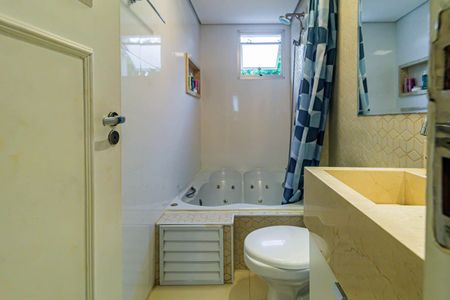 Casa de condomínio à venda com 155m², 3 quartos e 2 vagasBanheiro social