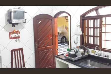 Casa à venda com 3 quartos, 220m² em Jardim Nice, São Paulo