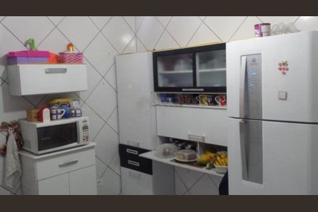 Casa à venda com 3 quartos, 220m² em Jardim Nice, São Paulo