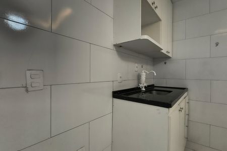 Apartamento para alugar com 28m², 1 quarto e sem vaga Apartamento para alugar com 28m², 1 quarto e sem vagaCozinha - Armários
