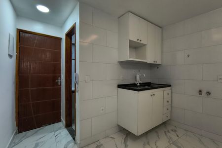 Sala/Cozinha de apartamento para alugar com 1 quarto, 28m² em Anil, Rio de Janeiro