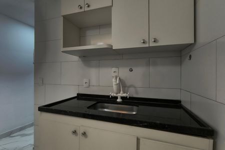 Apartamento para alugar com 28m², 1 quarto e sem vaga Apartamento para alugar com 28m², 1 quarto e sem vagaCozinha - Armários