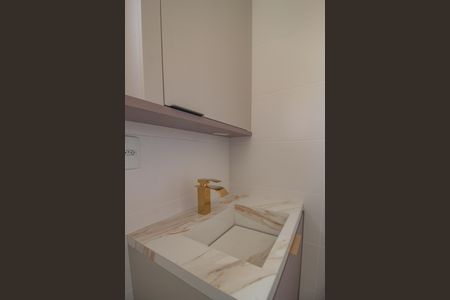 Apartamento à venda com 74m², 2 quartos e 2 vagasBanheiro da Suíte