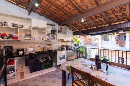 Casa à venda com 115m², 3 quartos e sem vagaCozinha e Área de Serviço