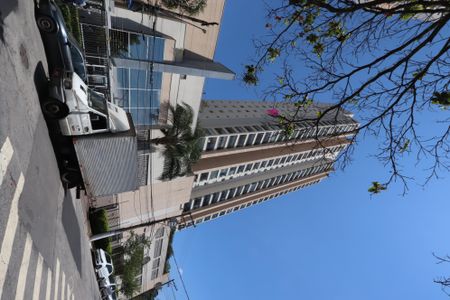 Apartamento para alugar com 65m², 2 quartos e 1 vagaFachada