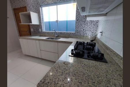 Casa à venda com 90m², 2 quartos e 2 vagasFoto 01
