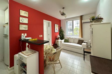 Apartamento à venda com 1 quarto, 32m² em Leme, Rio de Janeiro