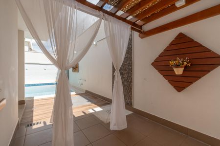 Casa de condomínio para alugar com 350m², 4 quartos e 6 vagasVaranda 