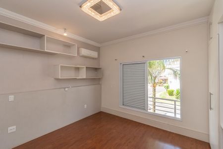 Casa de condomínio para alugar com 350m², 4 quartos e 6 vagasQuarto 1