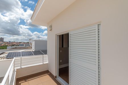 Casa de condomínio para alugar com 350m², 4 quartos e 6 vagasVaranda Quarto 2