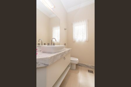 Casa de condomínio para alugar com 350m², 4 quartos e 6 vagasLavabo