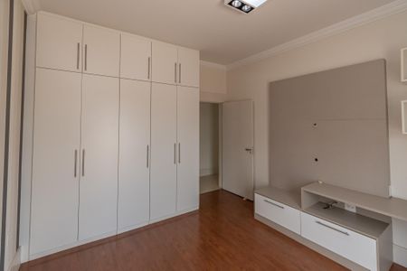 Casa de condomínio para alugar com 350m², 4 quartos e 6 vagasQuarto 2