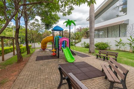 Casa de condomínio para alugar com 350m², 4 quartos e 6 vagasÁrea comum - Playground