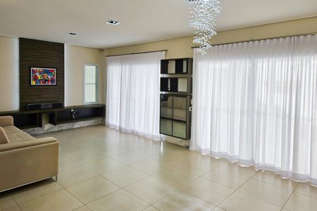 Casa de condomínio para alugar com 350m², 4 quartos e 6 vagasSala