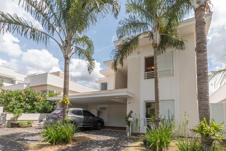 Casa de condomínio para alugar com 350m², 4 quartos e 6 vagasFachada 