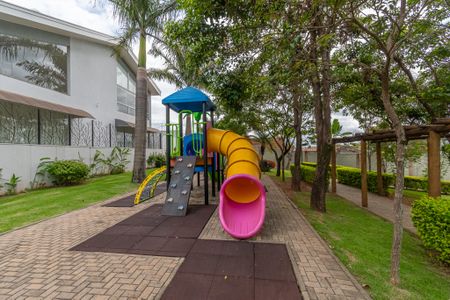 Casa de condomínio para alugar com 350m², 4 quartos e 6 vagasÁrea comum - Playground