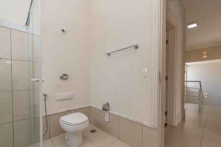 Casa de condomínio para alugar com 350m², 4 quartos e 6 vagasBanheiro Social 