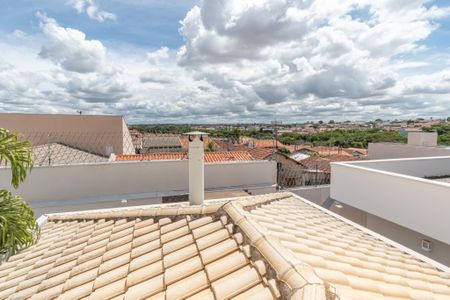 Casa de condomínio para alugar com 350m², 4 quartos e 6 vagasVista Quarto 2