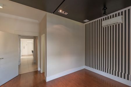 Casa de condomínio para alugar com 350m², 4 quartos e 6 vagasSuite 1