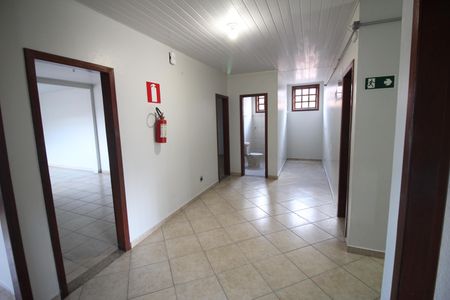 Sala de casa para alugar com 5 quartos, 180m² em Santa Helena, Belo Horizonte
