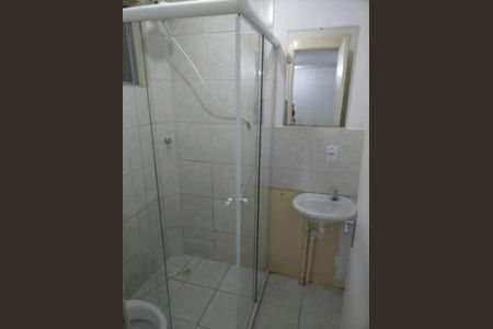 Banheiro de apartamento à venda com 2 quartos, 52m² em Campo Novo, Porto Alegre