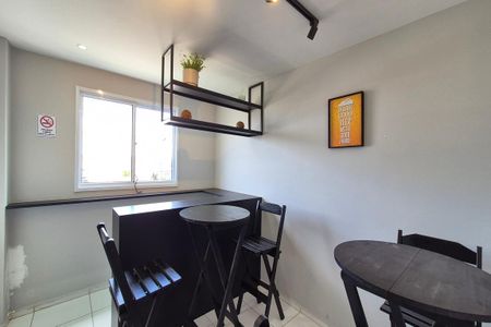 Apartamento à venda com 37m², 2 quartos e 1 vaga Apartamento à venda com 37m², 2 quartos e 1 vagaÁrea comum - Salão de festas
