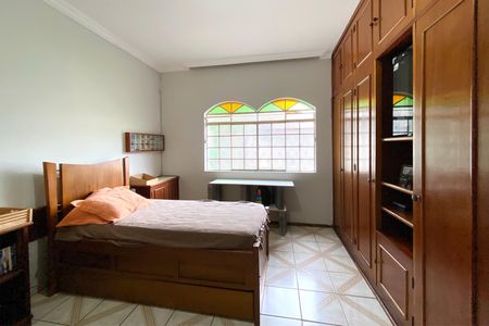 Casa à venda com 360m², 3 quartos e 2 vagas