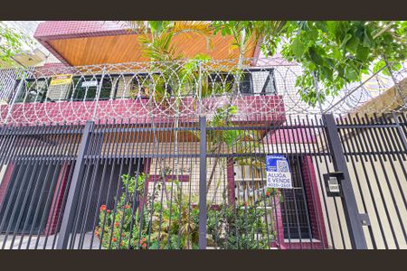 Apartamento para alugar com 94m², 2 quartos e 1 vagaFachado do condomínio com placa