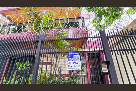 Apartamento para alugar com 94m², 2 quartos e 1 vagaFachado do condomínio com placa