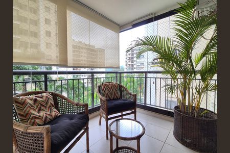 Apartamento para alugar com 68m², 2 quartos e 3 vagas