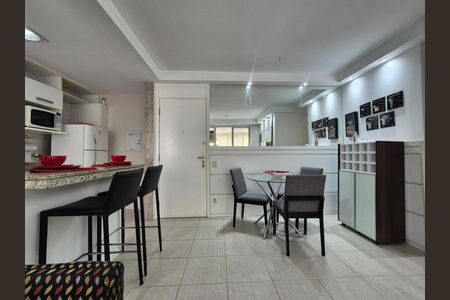 Apartamento para alugar com 68m², 2 quartos e 3 vagas