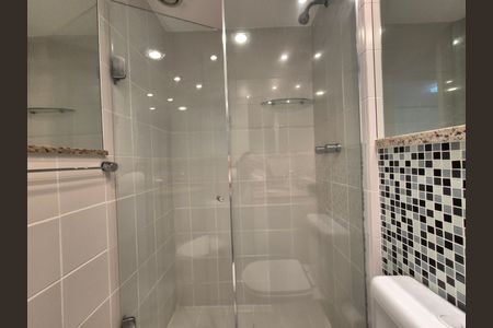 Apartamento para alugar com 68m², 2 quartos e 3 vagas