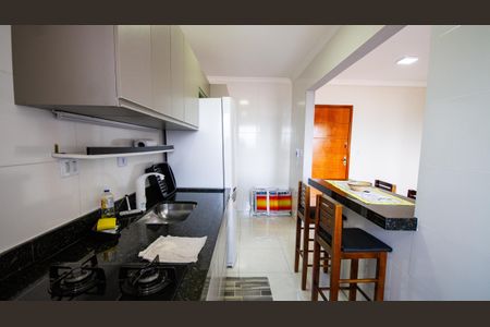 Cozinha de apartamento para alugar com 2 quartos, 64m² em Aviação, Praia Grande