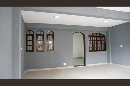 Casa à venda com 120m², 3 quartos e 2 vagasGaragem