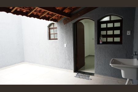 Casa à venda com 120m², 3 quartos e 2 vagasQuintal fundos area de serviço
